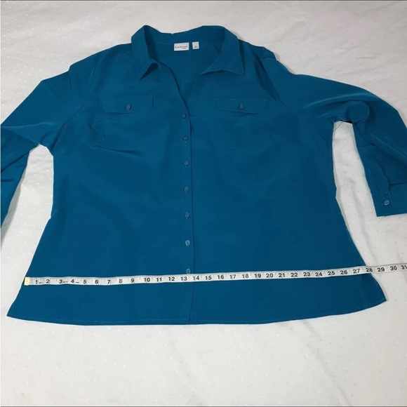 New with tags 3X Kim Rogers Curvy Blue Button down top with Pockets size 3X - Picture 5 of 13